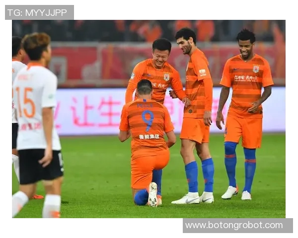 佛柔与山东鲁能的激烈对决展现中超足球的魅力与激情 佛柔与山东鲁能的激烈对决展现中超足球的魅力与激情